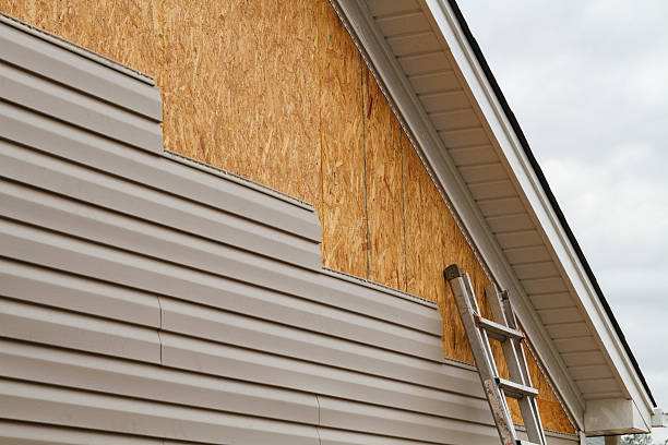 Professional Wood Siding technician working in Monroe, WA